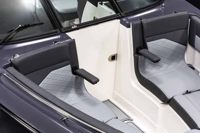 2026 SSX 30 Bow Weather Door