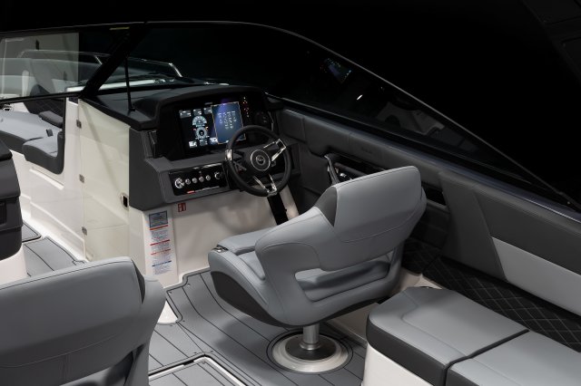 2026 SSX 30 Helm Station