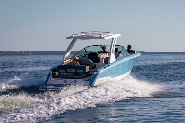 2026 SSX 30 Ocean Running Aft View