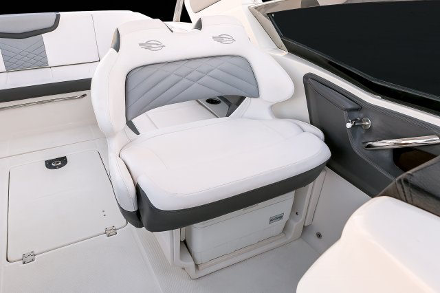 SSX-347-PortSeat-01