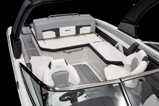 2025 267 SSX Cockpit Seating