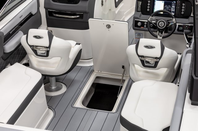 2025 267 SSX Cockpit Floor Storage