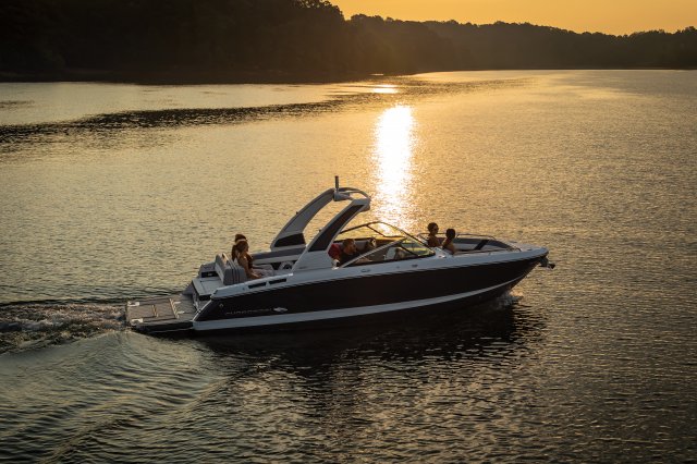 2025 267 SSX Idling on Lake at Sunset