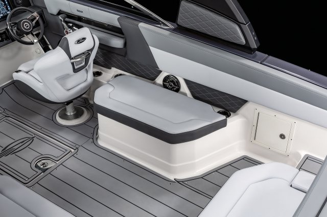 2026 SSX 8 Starboard Bench