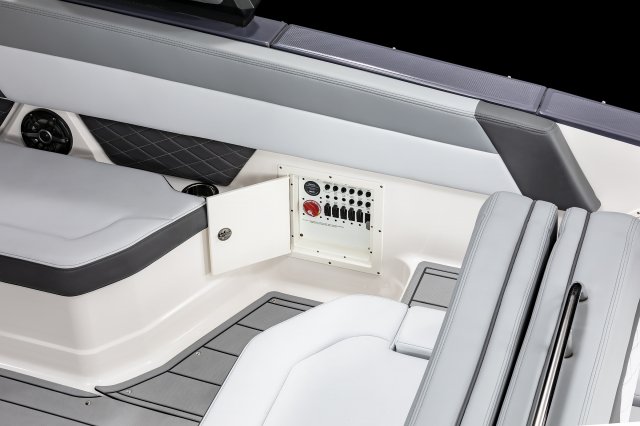 2026 SSX 8 Battery Switches