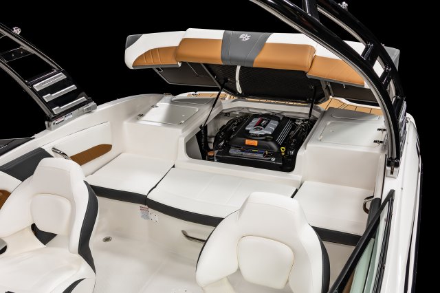 2025 21 SURF Engine Hatch