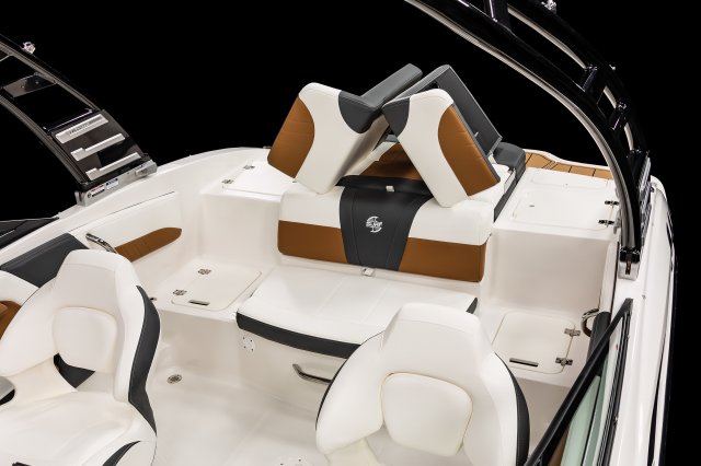 2025 21 SURF Transom Walkway