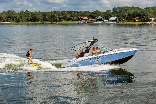 2025 21 SURF Surfing