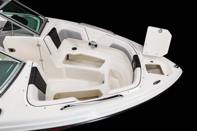 23 SURF - Bow Storage