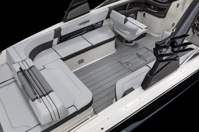 2025 30 SURF Cockpit Seating