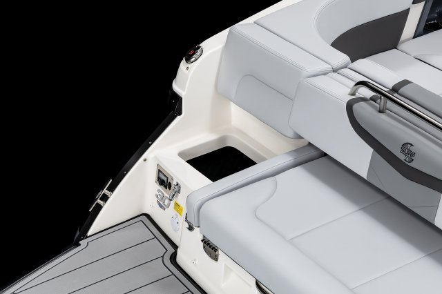 2025 30 SURF Transom Bilge Access