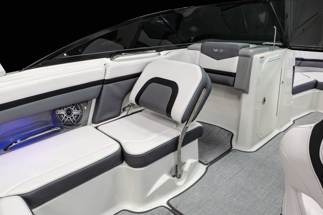 203 VRX - Oasis Lounge