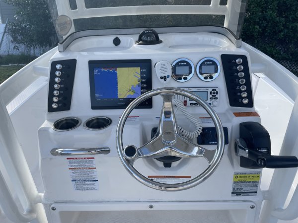 Used 2020 Robalo 226 Cayman for sale