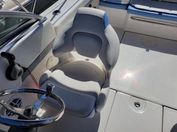 Used 2022  powered Robalo Boat for sale