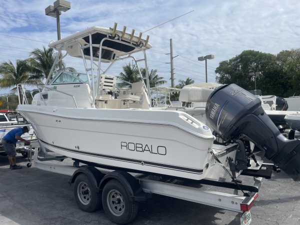 Pre-Owned 2004  powered Robalo Boat for sale