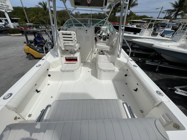 Pre-Owned 2004 Robalo Power Boat for sale