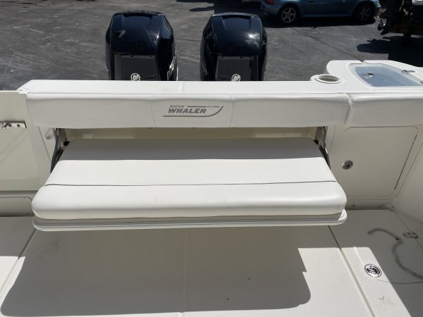 Used 2014 Boston Whaler 315 Conquest for sale