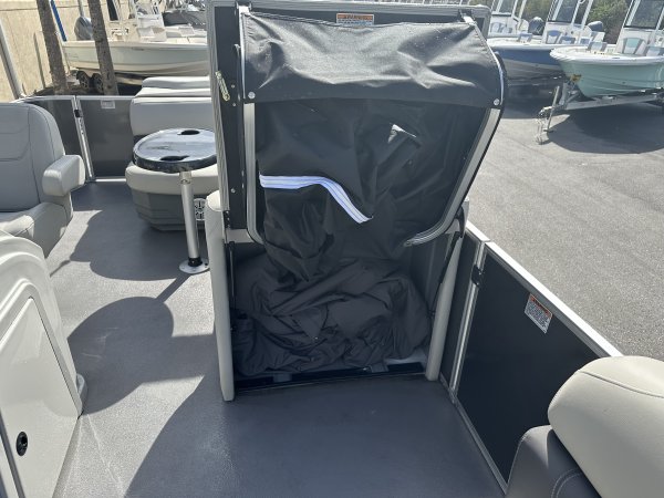 Used 2022  powered Power Boat for sale