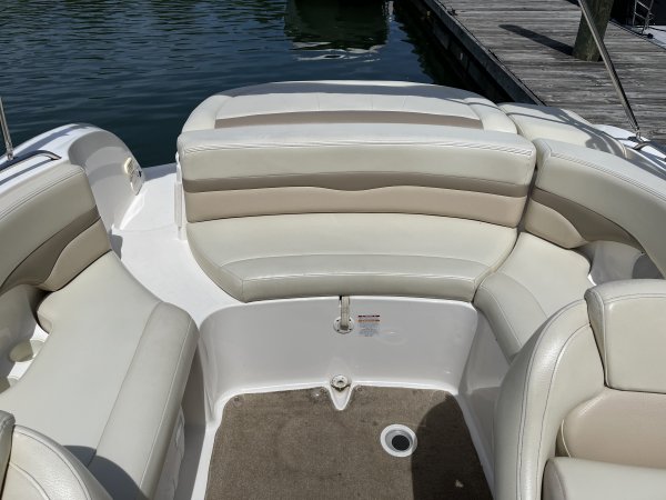 Used 2004 Chaparral 237 Sunesta for sale