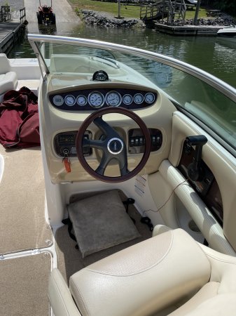 Used 2004 Chaparral 237 Sunesta Power Boat for sale