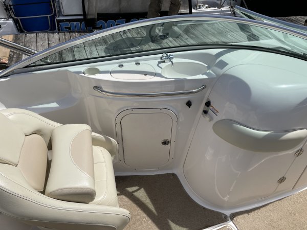 Used 2004  powered Chaparral Boat for sale