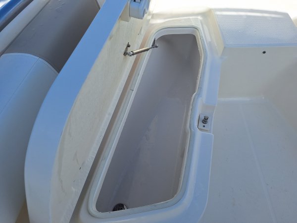 Robalo R200 Center Console for sale