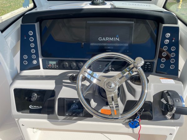 Used 2022  powered Power Boat for sale