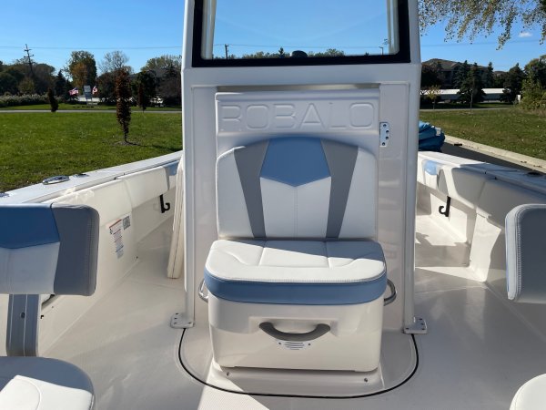 Used 2022  powered Robalo Boat for sale