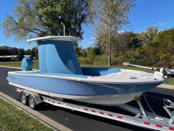 Used 2022 Robalo R266 Cayman Power Boat for sale