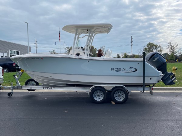 Used 2023 Robalo Power Boat for sale