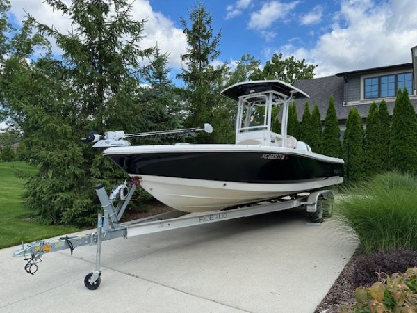 Used 2017 Robalo R246 Cayman for sale