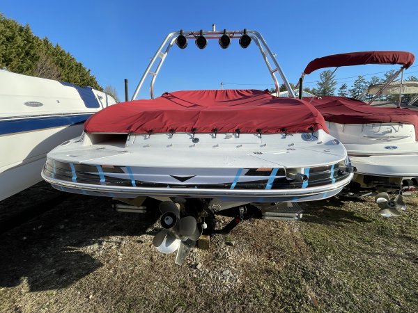 Pre-Owned 2009 Regal 246 Captiva Power Boat for sale