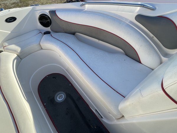 Pre-Owned 2009 Regal 246 Captiva Power Boat for sale