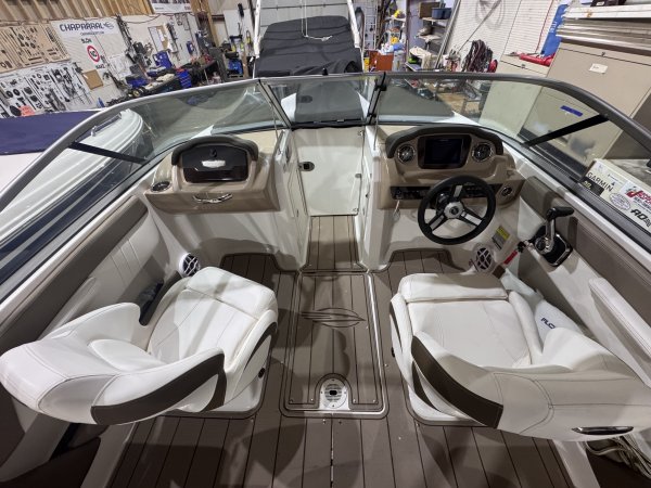 Used 2022 Chaparral 21 SSI Power Boat for sale