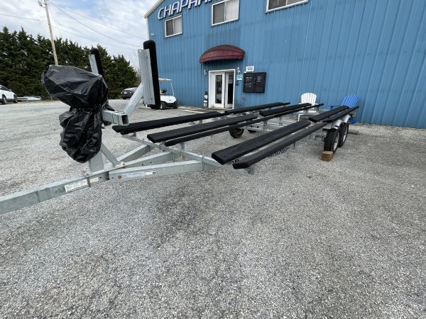 Used 2021  powered  Boat for sale