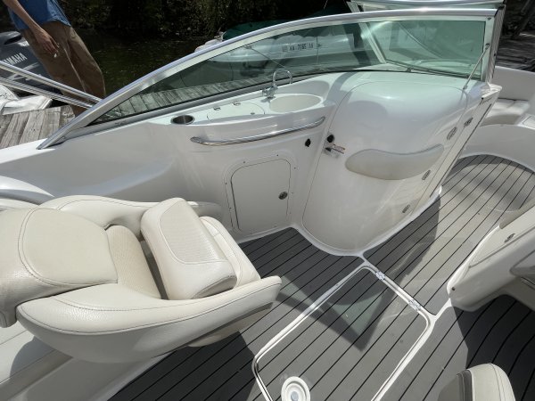 Pre-Owned 2005 Chaparral 236 Sunesta for sale