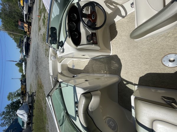 Pre-Owned 2005 Sea Ray Power Boat for sale