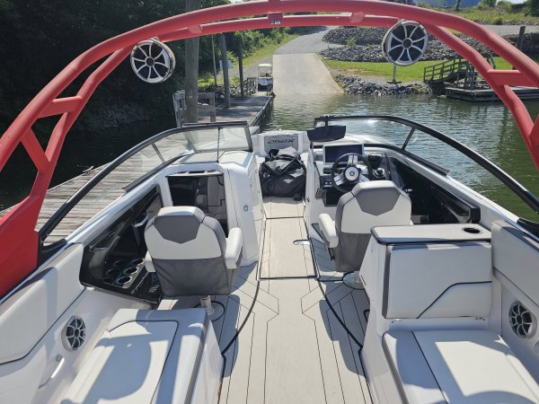 Used 2022  powered Power Boat for sale