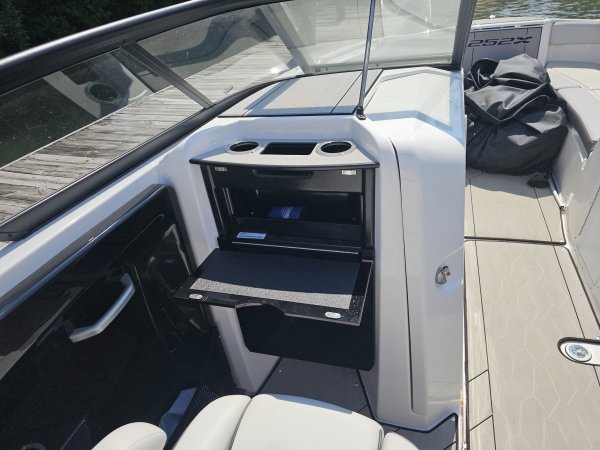 Used 2022  powered Yamaha Boat for sale