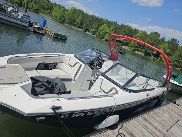 Used 2022  powered Power Boat for sale