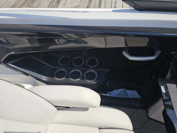 Used 2022  powered Power Boat for sale