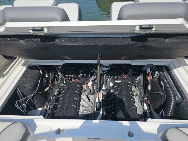 Used 2022  powered Yamaha Boat for sale
