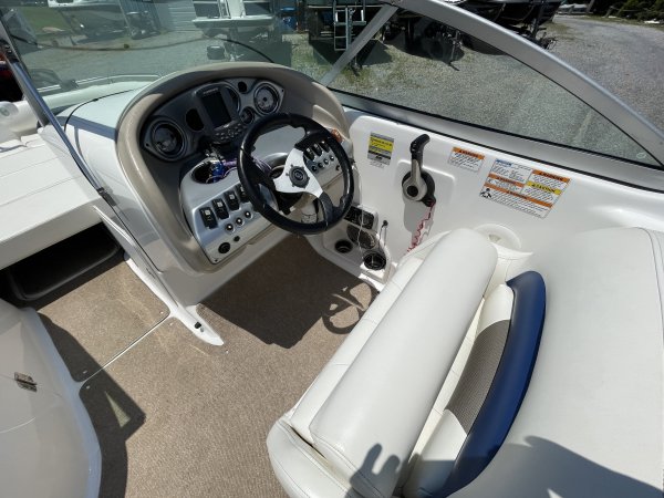 Pre-Owned 2010 Hurricane 2100 SD  Boat for sale