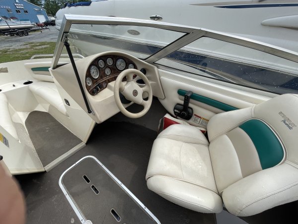 Used 1998  powered Stingray Boat for sale
