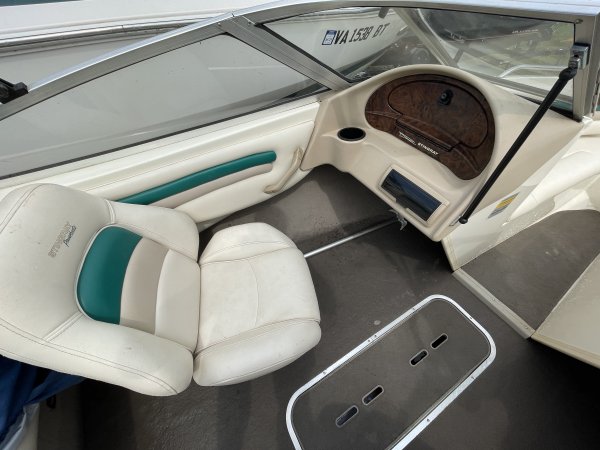 Used 1998  powered Stingray Boat for sale