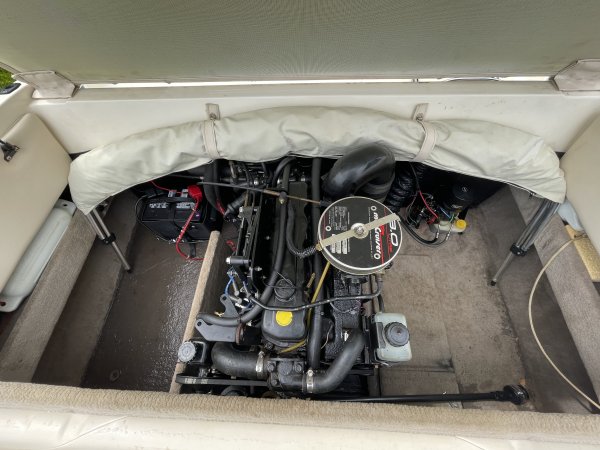 Used 1998  powered Stingray Boat for sale