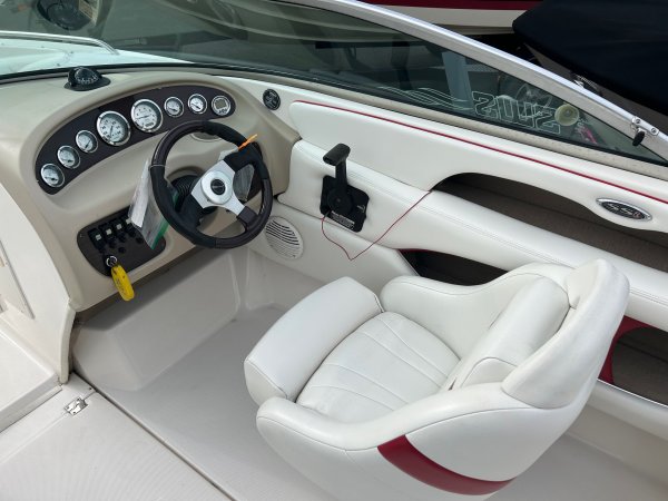 Pre-Owned 2000  powered Chaparral Boat for sale