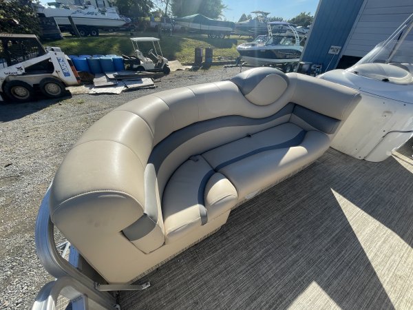 Used 2004 Suncruiser Power Boat for sale