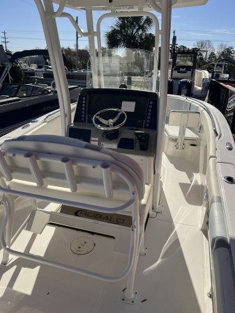 Pre-Owned 2023 Robalo R230 for sale