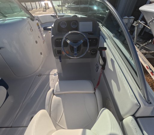 Used 2023 Robalo 207 DC for sale